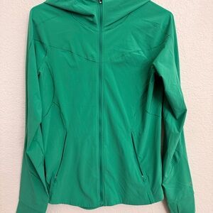 Lululemon Athletica lightweight, wind/rain Jacket